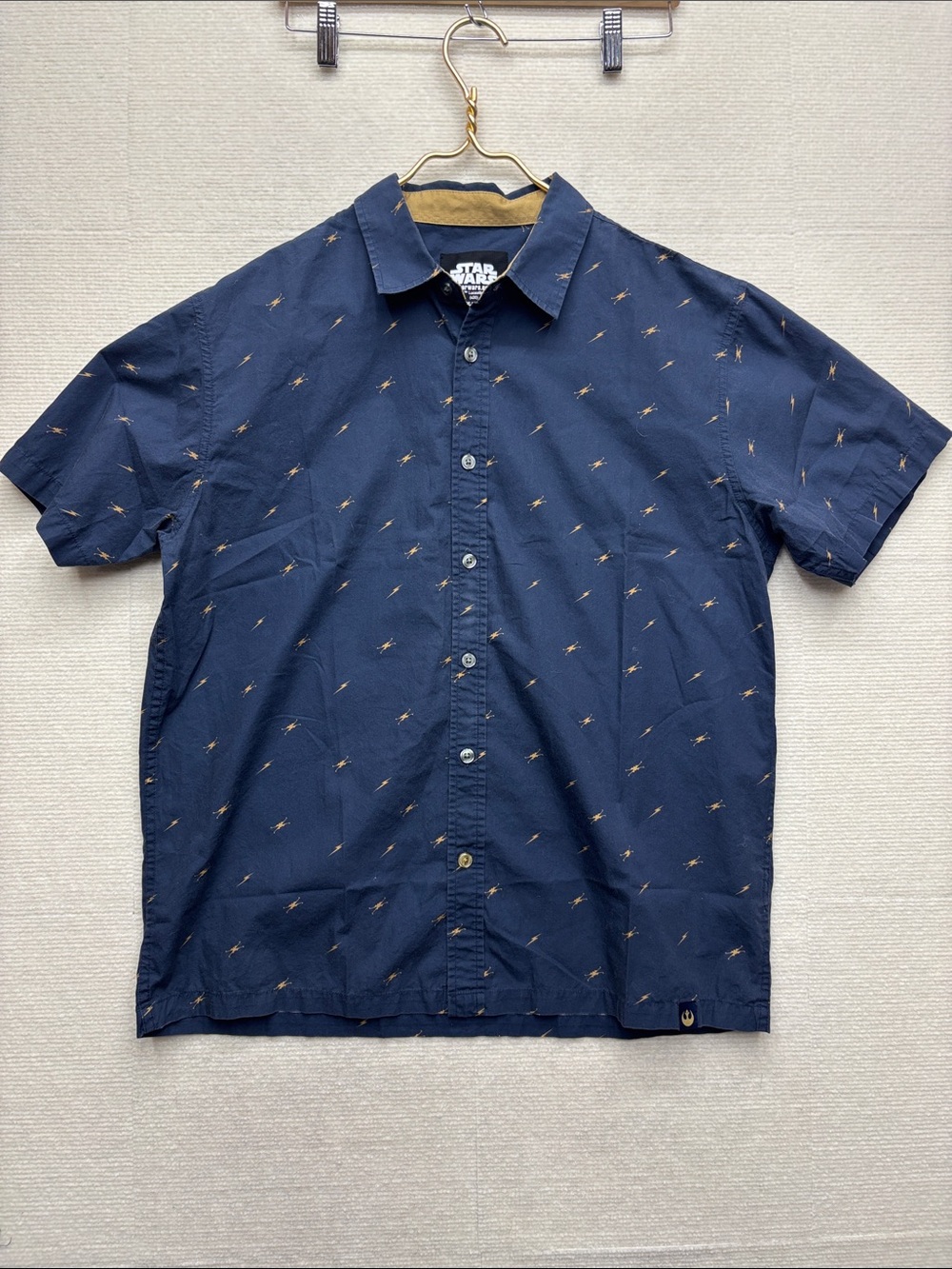Star Wars Men’s Navy Button-Down Shirt with Gold Accent Print large